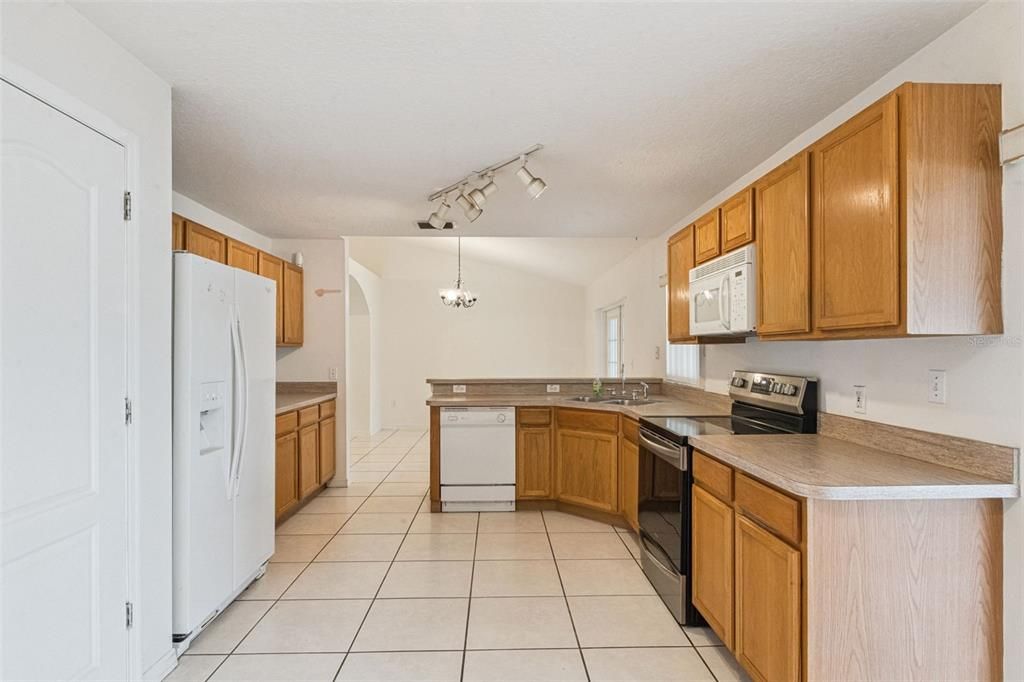 На продажу: $325,000 (3 спален, 2 ванн, 1552 Квадратных фут)