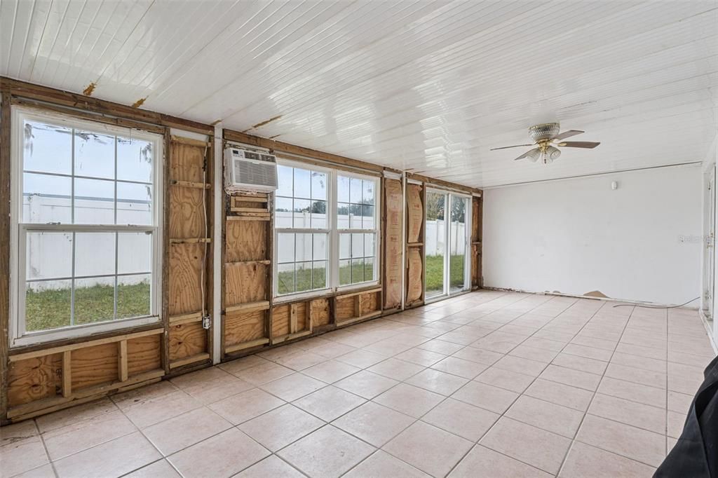 На продажу: $325,000 (3 спален, 2 ванн, 1552 Квадратных фут)