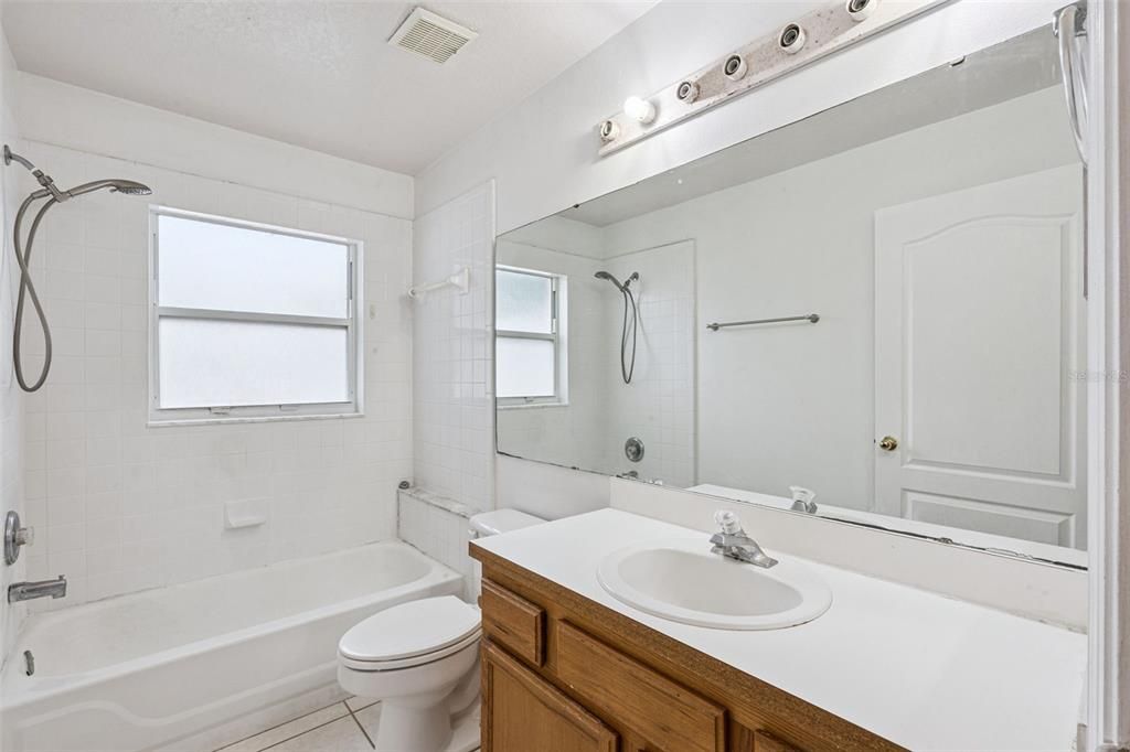 На продажу: $325,000 (3 спален, 2 ванн, 1552 Квадратных фут)