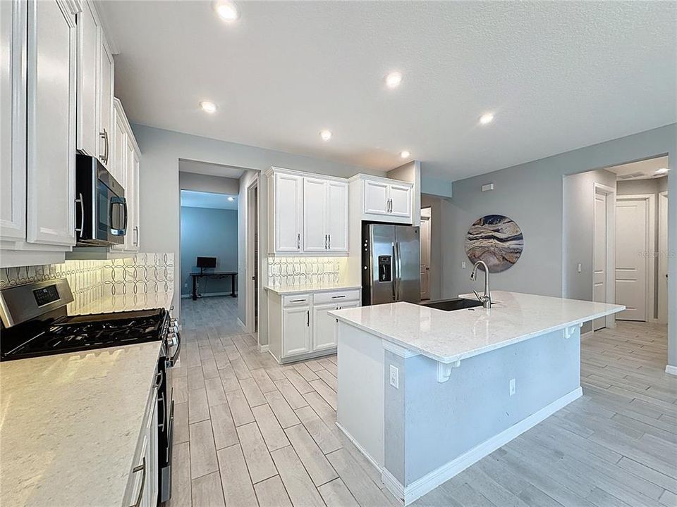 На продажу: $534,900 (4 спален, 3 ванн, 2399 Квадратных фут)