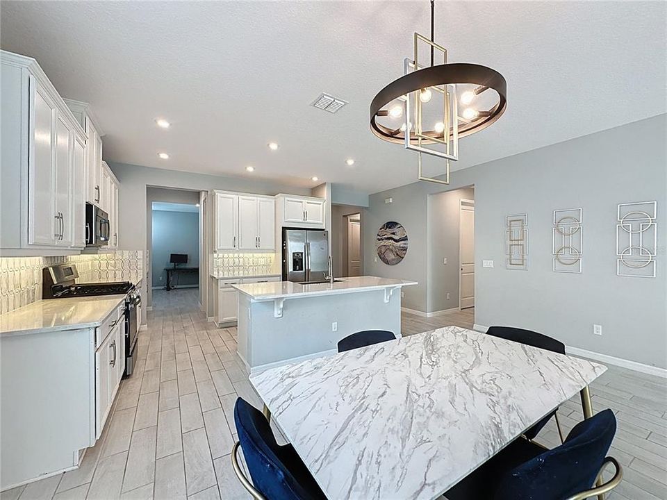 На продажу: $534,900 (4 спален, 3 ванн, 2399 Квадратных фут)