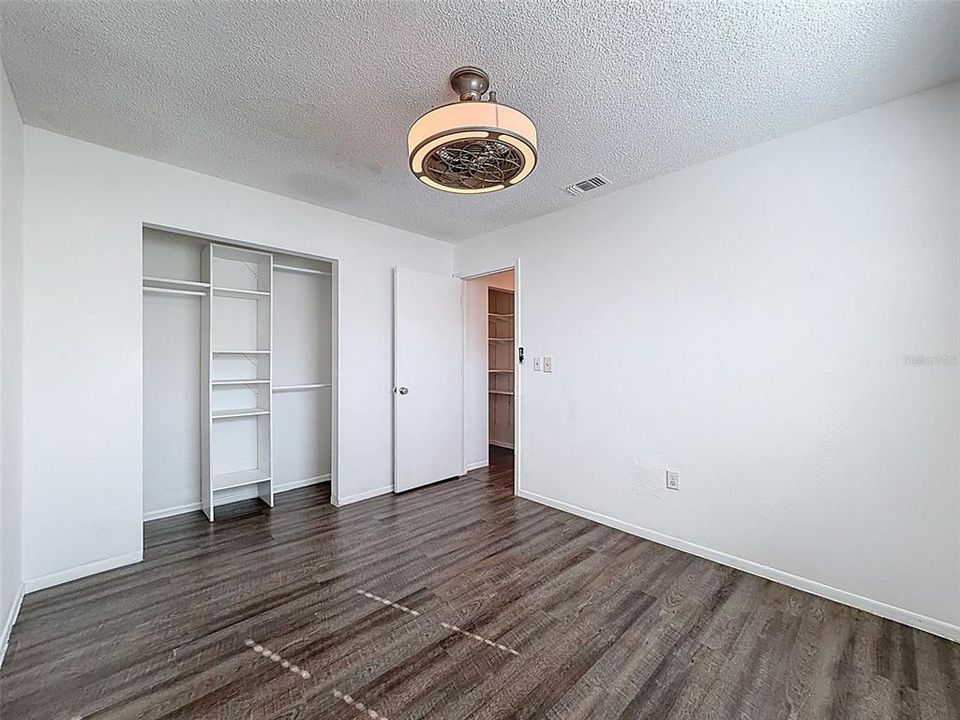 待售: $210,000 (2 贝兹, 2 浴室, 987 平方英尺)