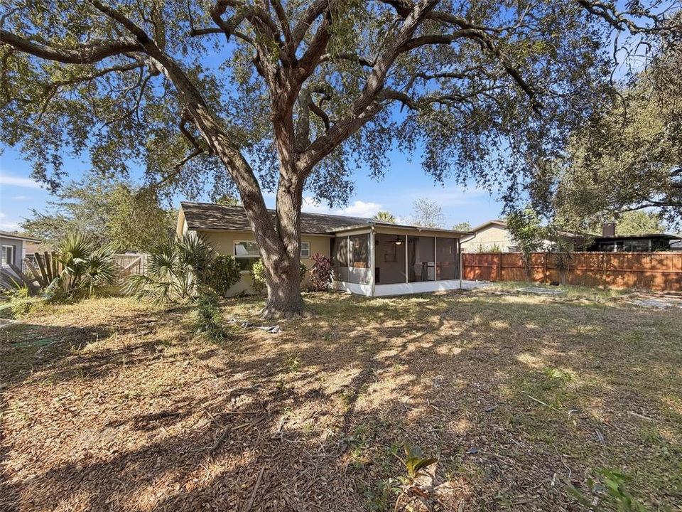 待售: $210,000 (2 贝兹, 2 浴室, 987 平方英尺)