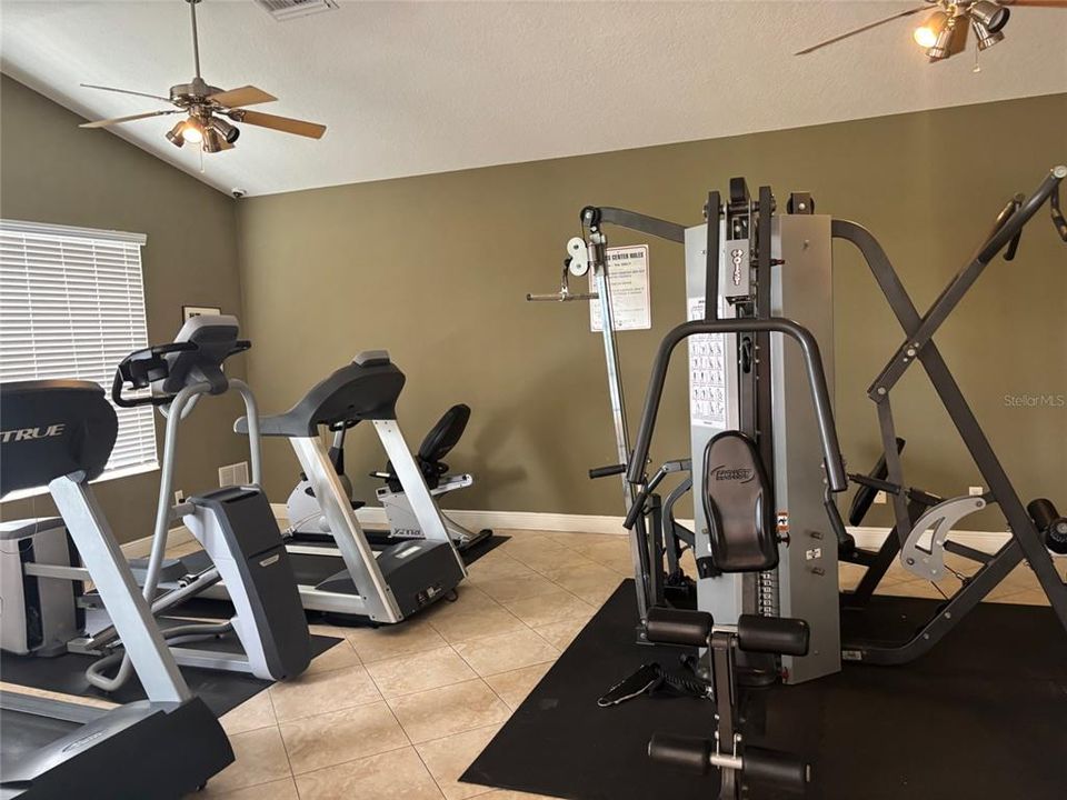 En Renta: $2,350 (4 camas, 2 baños, 1978 Pies cuadrados)