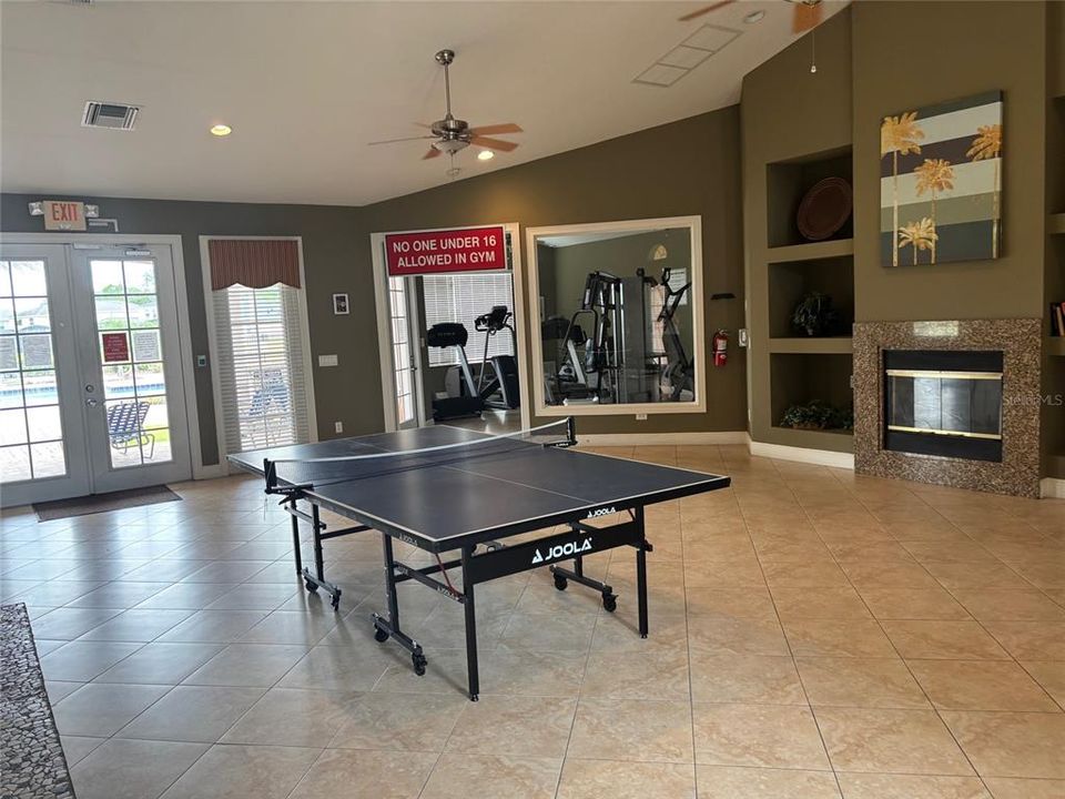 En Renta: $2,350 (4 camas, 2 baños, 1978 Pies cuadrados)