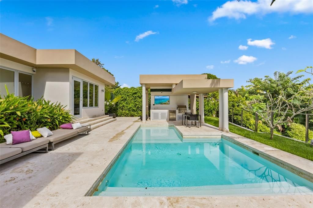 На продажу: $3,100,000 (4 спален, 3 ванн, 4648 Квадратных фут)