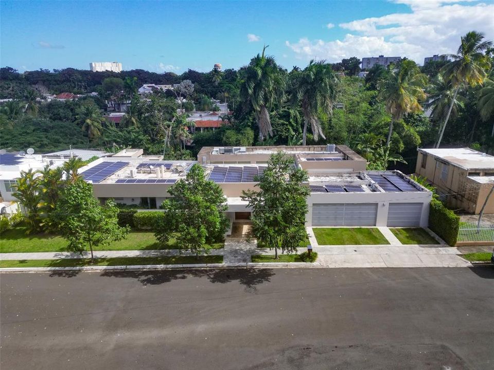 На продажу: $3,100,000 (4 спален, 3 ванн, 4648 Квадратных фут)