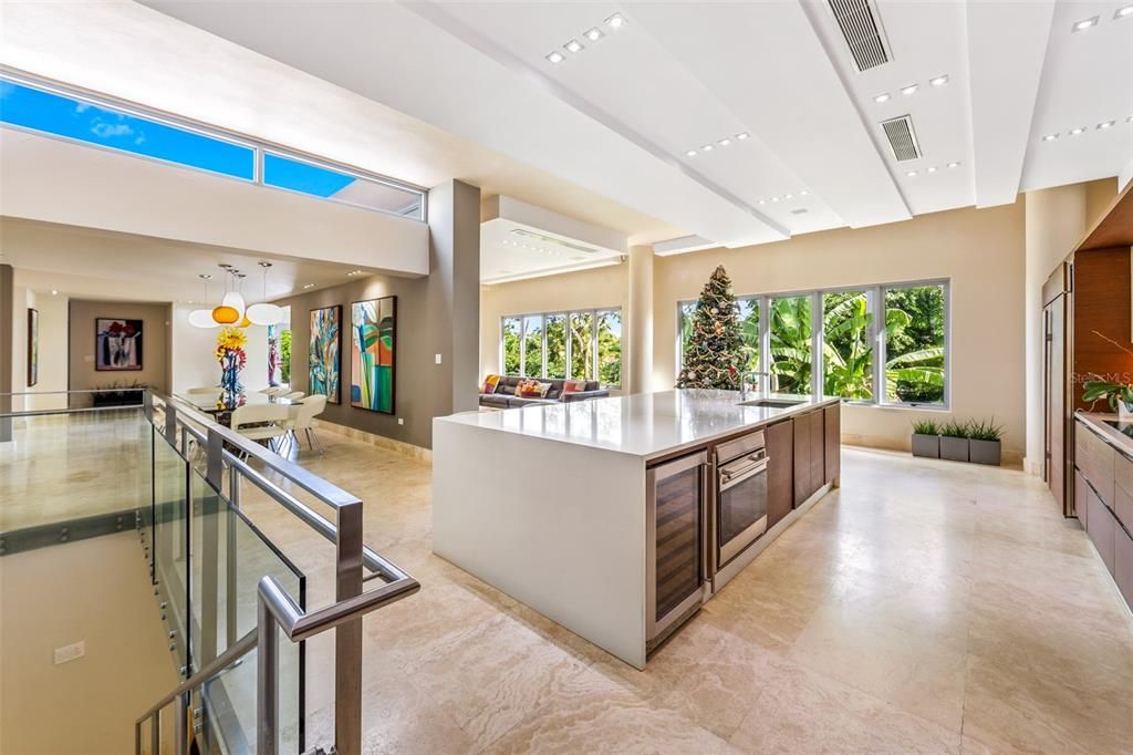 На продажу: $3,100,000 (4 спален, 3 ванн, 4648 Квадратных фут)