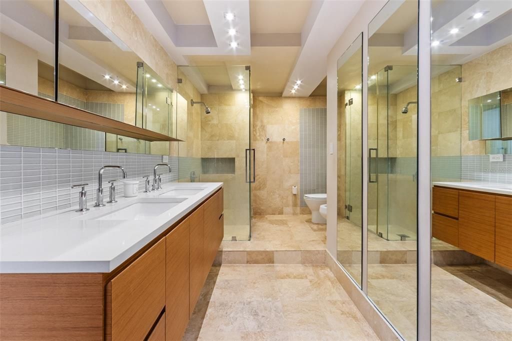 На продажу: $3,100,000 (4 спален, 3 ванн, 4648 Квадратных фут)