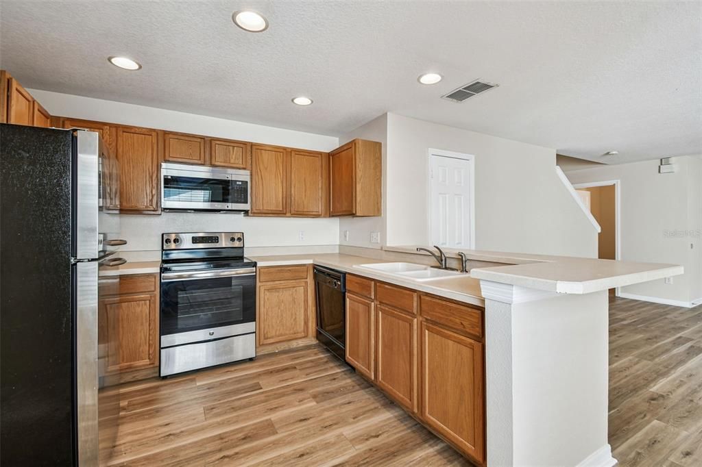 待售: $370,000 (3 贝兹, 2 浴室, 1712 平方英尺)