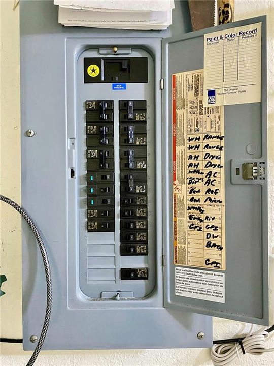 待售: $199,900 (2 贝兹, 2 浴室, 1040 平方英尺)