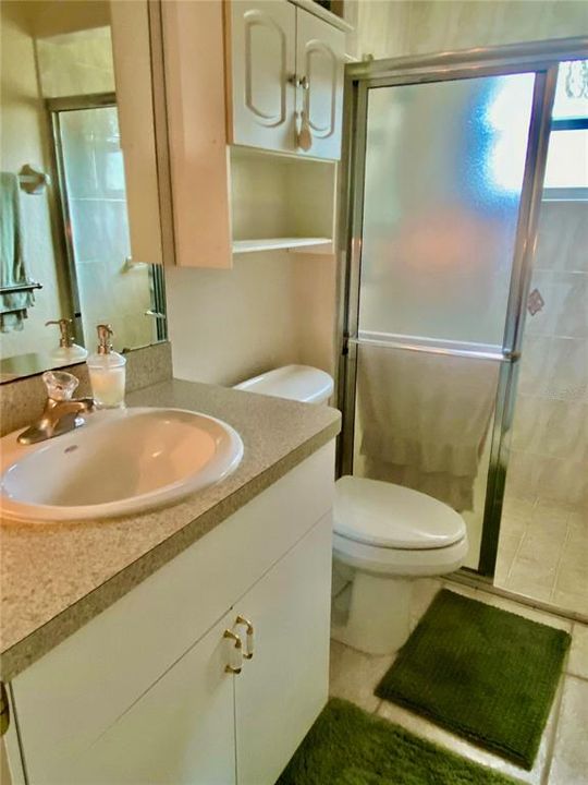 待售: $199,900 (2 贝兹, 2 浴室, 1040 平方英尺)