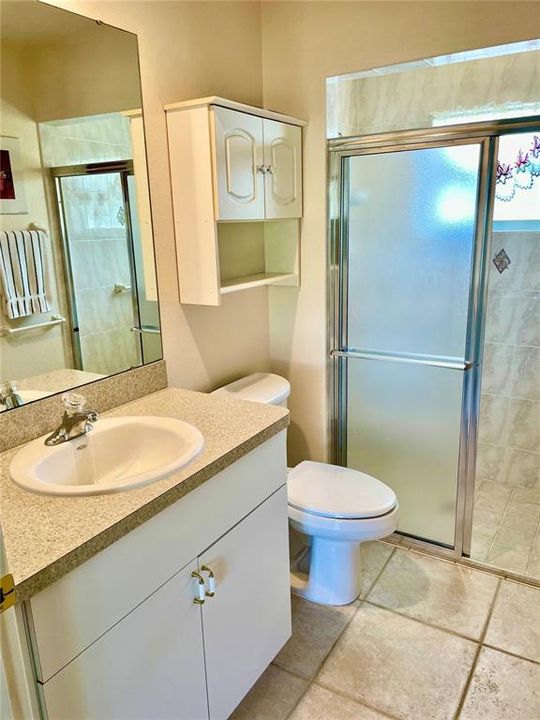 待售: $199,900 (2 贝兹, 2 浴室, 1040 平方英尺)