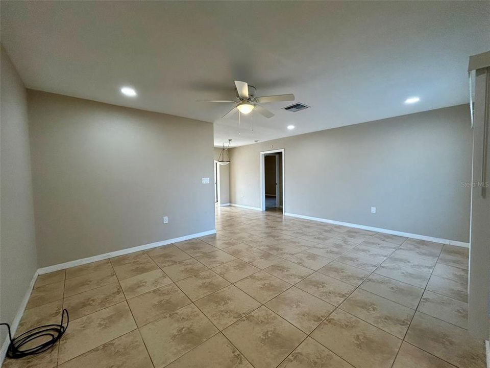 出租: $1,895 (2 贝兹, 2 浴室, 1264 平方英尺)