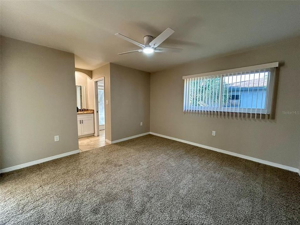 出租: $1,895 (2 贝兹, 2 浴室, 1264 平方英尺)