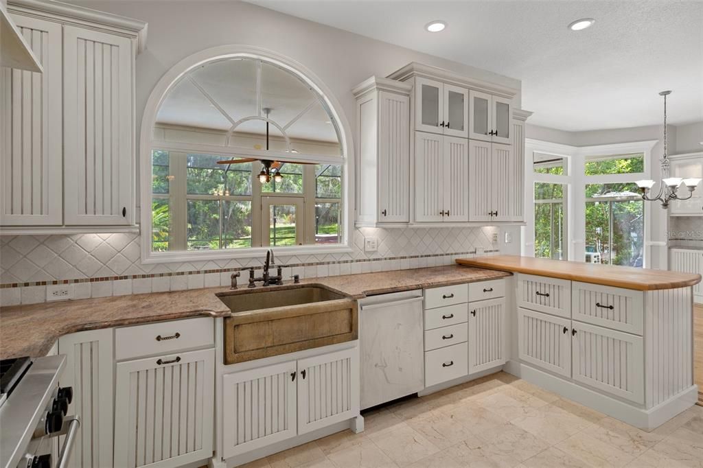 待售: $650,000 (4 贝兹, 3 浴室, 3637 平方英尺)