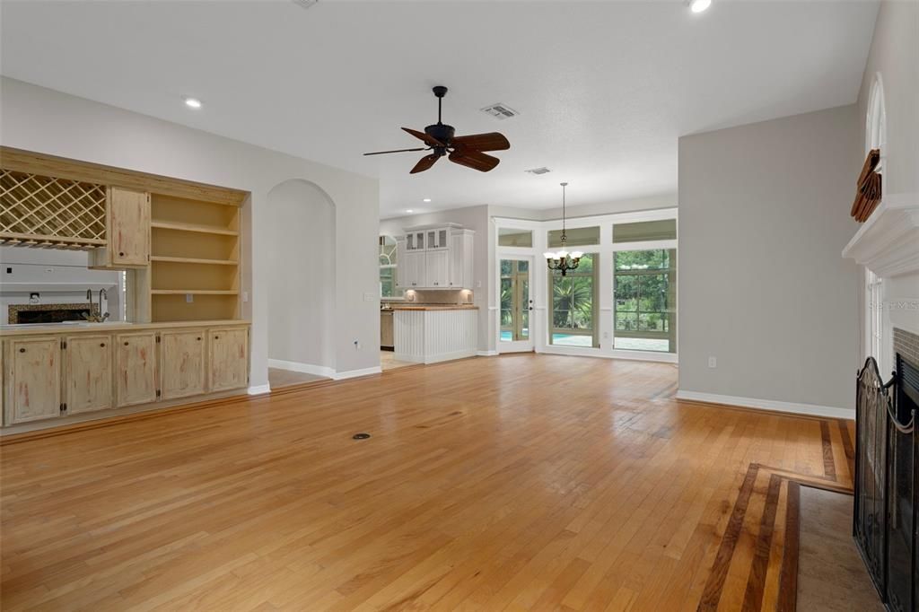 待售: $650,000 (4 贝兹, 3 浴室, 3637 平方英尺)