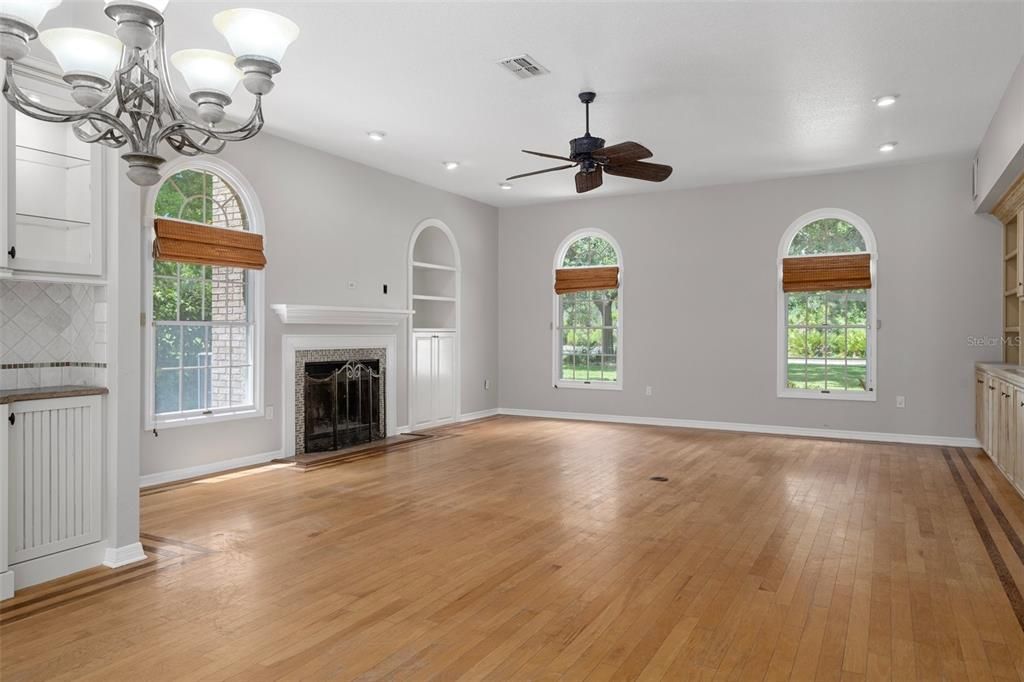 待售: $650,000 (4 贝兹, 3 浴室, 3637 平方英尺)