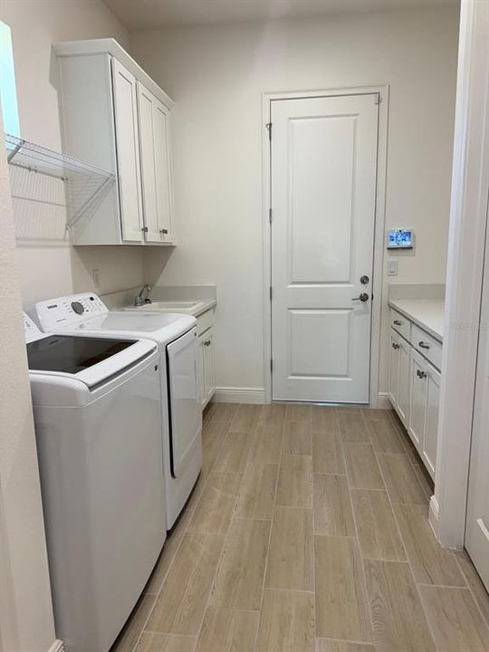 For Sale: $565,990 (3 beds, 2 baths, 2183 Square Feet)