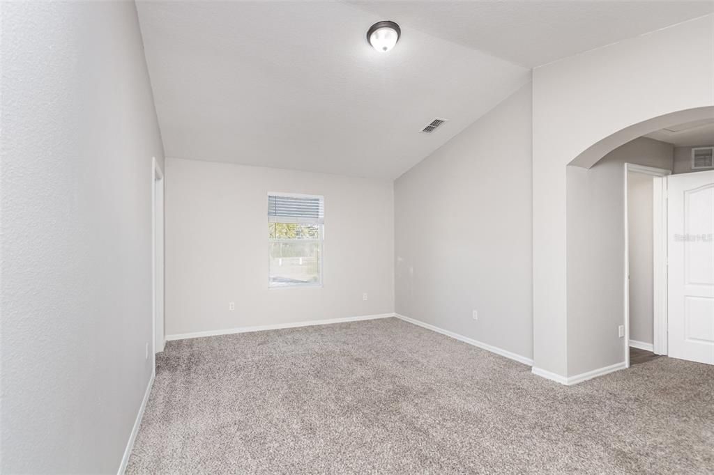 En Venta: $374,900 (4 camas, 2 baños, 2300 Pies cuadrados)