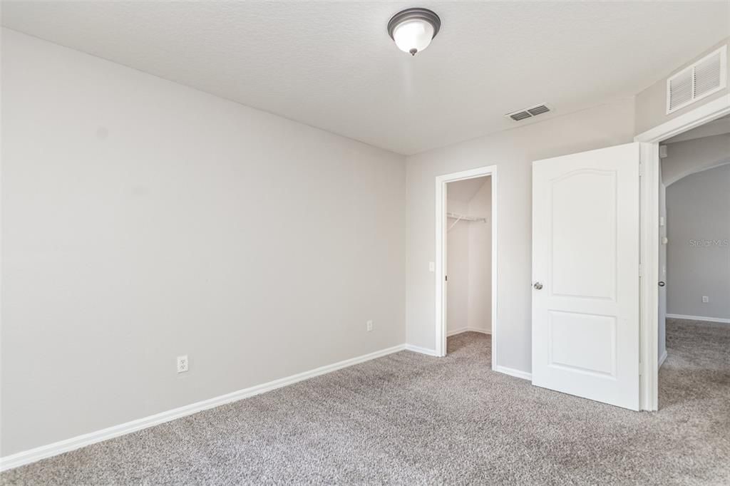 En Venta: $374,900 (4 camas, 2 baños, 2300 Pies cuadrados)