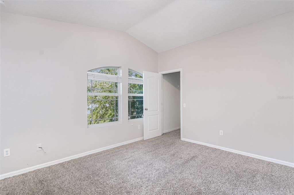 En Venta: $374,900 (4 camas, 2 baños, 2300 Pies cuadrados)