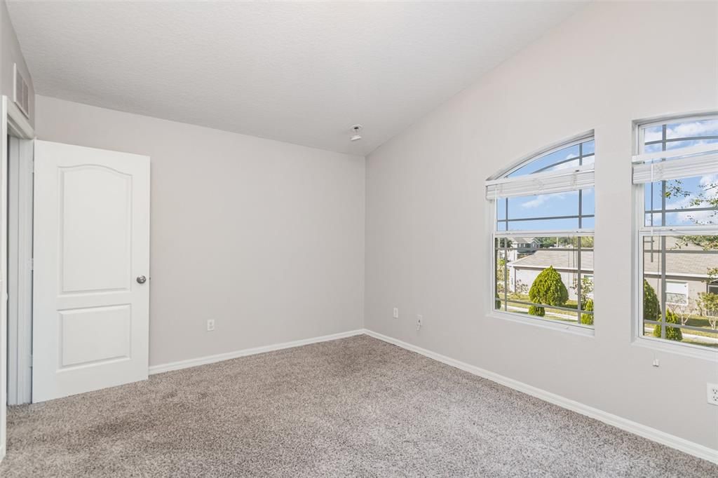 En Venta: $374,900 (4 camas, 2 baños, 2300 Pies cuadrados)