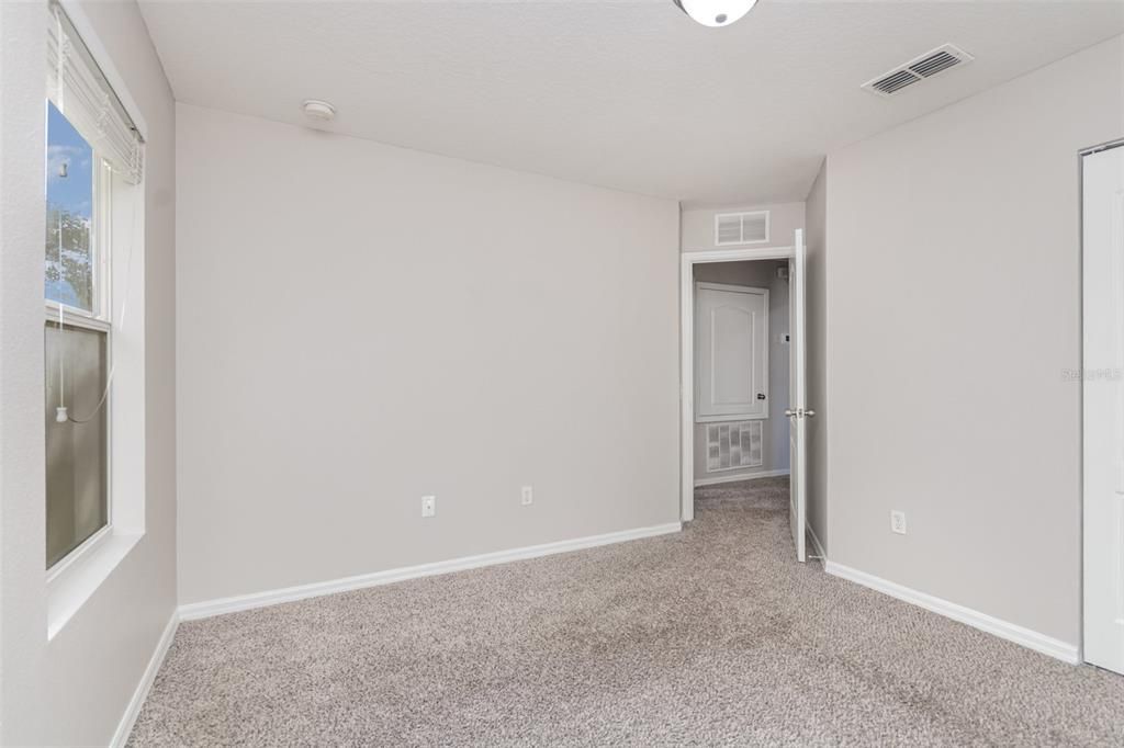 En Venta: $374,900 (4 camas, 2 baños, 2300 Pies cuadrados)