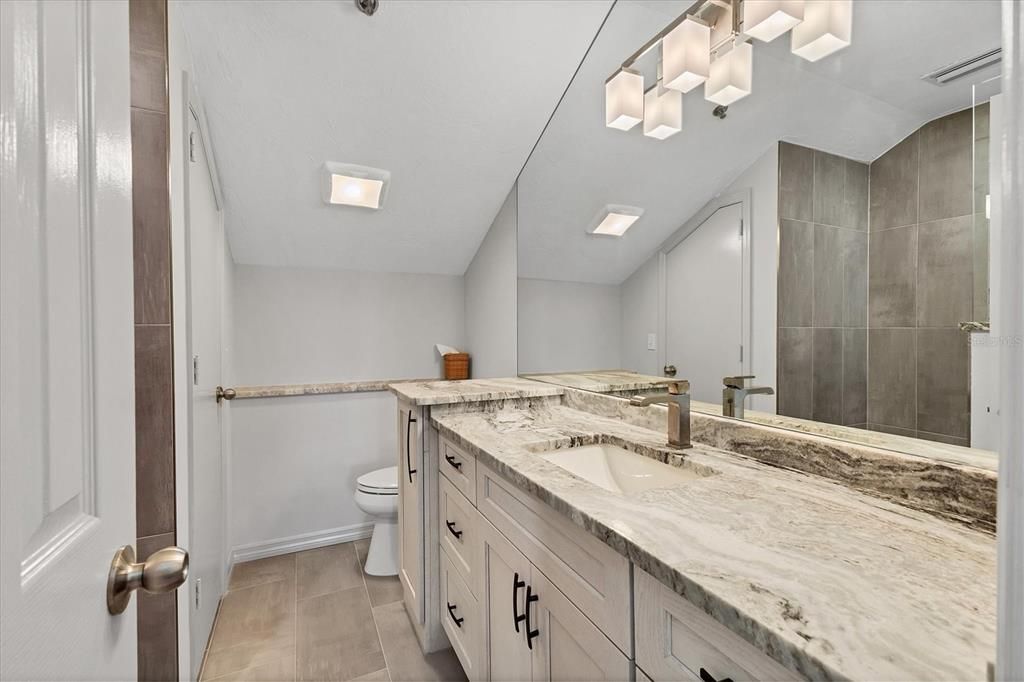 待售: $935,000 (3 贝兹, 3 浴室, 2085 平方英尺)