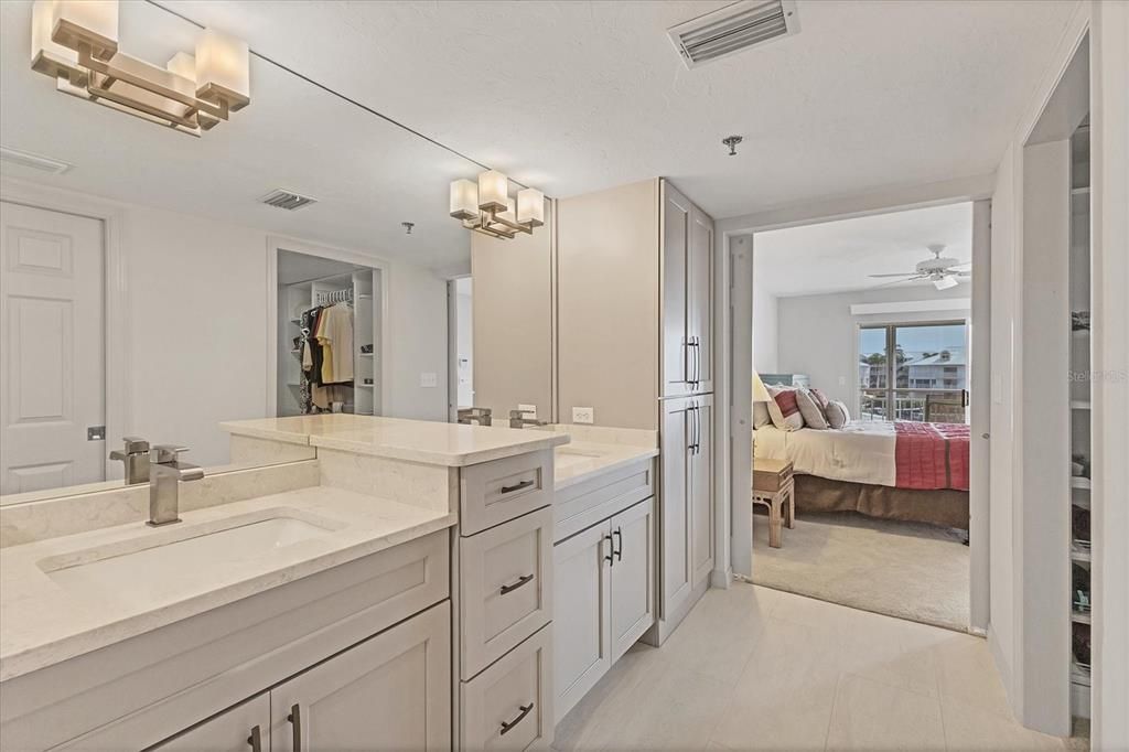 待售: $935,000 (3 贝兹, 3 浴室, 2085 平方英尺)