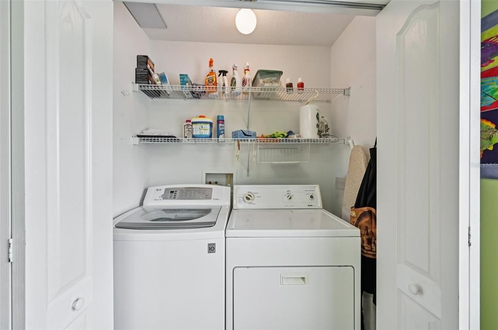 待售: $289,900 (2 贝兹, 2 浴室, 1377 平方英尺)