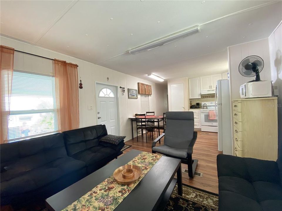 For Sale: $82,900 (3 beds, 2 baths, 828 Square Feet)