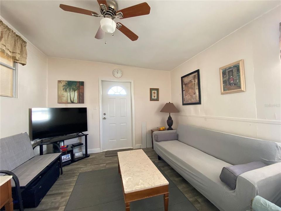 For Sale: $82,900 (3 beds, 2 baths, 828 Square Feet)