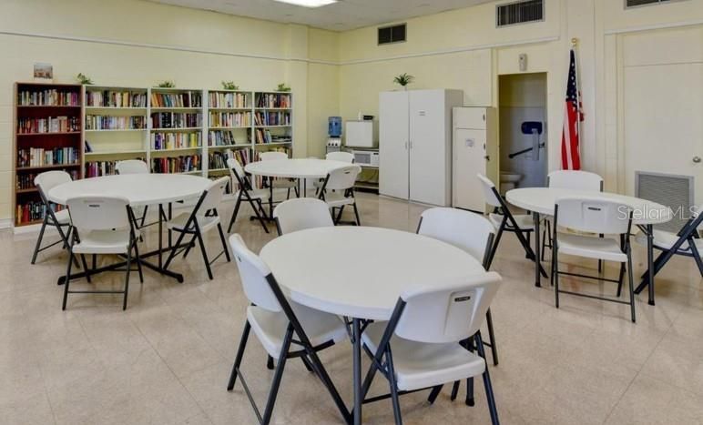 For Sale: $82,900 (3 beds, 2 baths, 828 Square Feet)