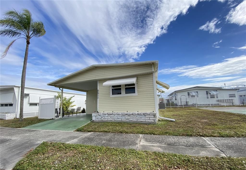 For Sale: $82,900 (3 beds, 2 baths, 828 Square Feet)