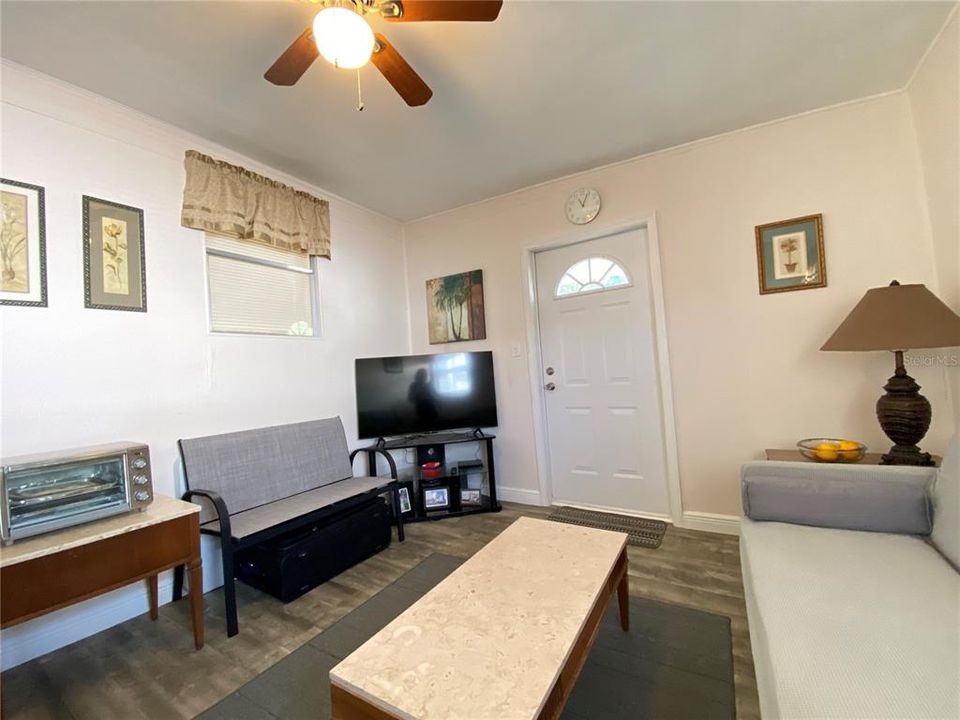For Sale: $82,900 (3 beds, 2 baths, 828 Square Feet)