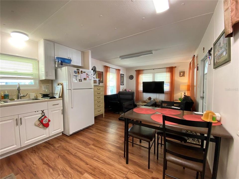 For Sale: $82,900 (3 beds, 2 baths, 828 Square Feet)