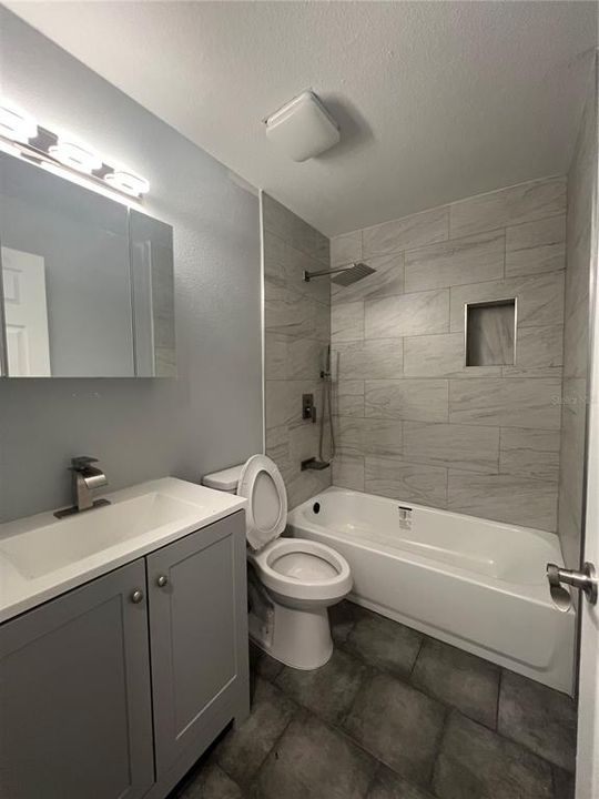 待售: $229,000 (3 贝兹, 2 浴室, 1064 平方英尺)