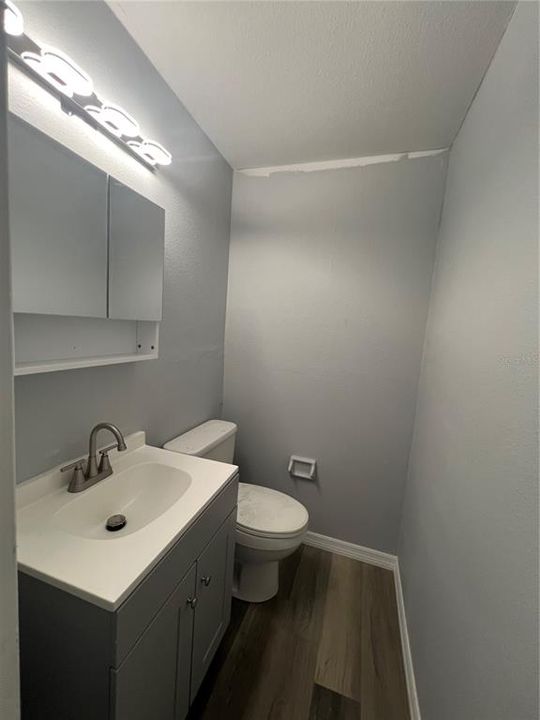 待售: $229,000 (3 贝兹, 2 浴室, 1064 平方英尺)