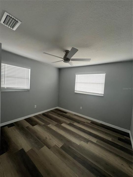 待售: $229,000 (3 贝兹, 2 浴室, 1064 平方英尺)