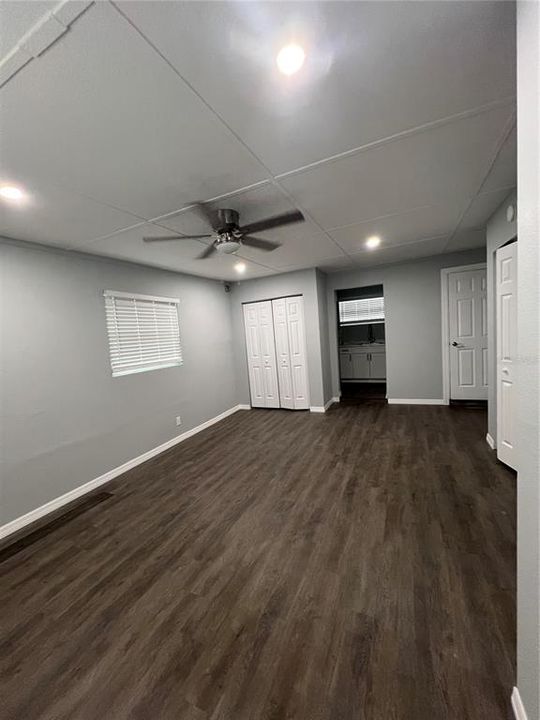 待售: $229,000 (3 贝兹, 2 浴室, 1064 平方英尺)