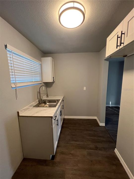 待售: $229,000 (3 贝兹, 2 浴室, 1064 平方英尺)