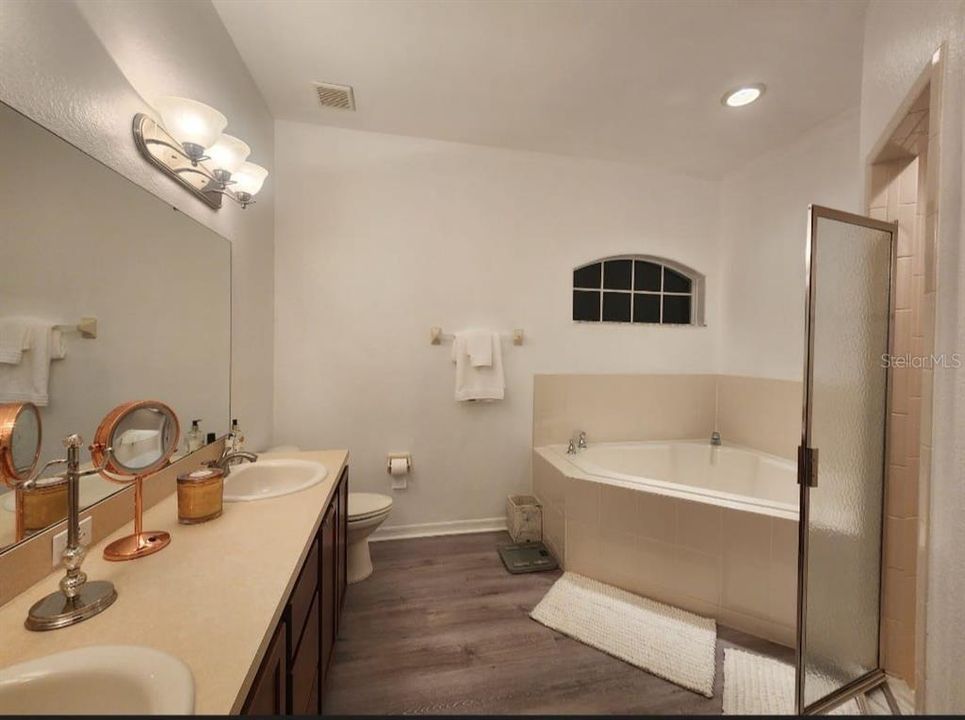 待售: $319,000 (3 贝兹, 2 浴室, 1565 平方英尺)