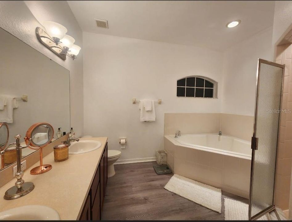 待售: $319,000 (3 贝兹, 2 浴室, 1565 平方英尺)