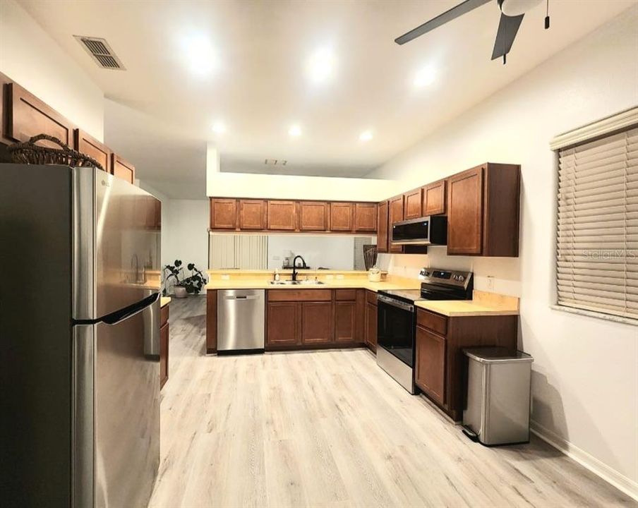 待售: $319,000 (3 贝兹, 2 浴室, 1565 平方英尺)