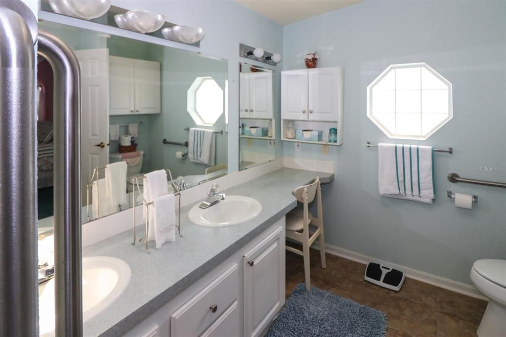 For Sale: $95,000 (2 beds, 2 baths, 1196 Square Feet)