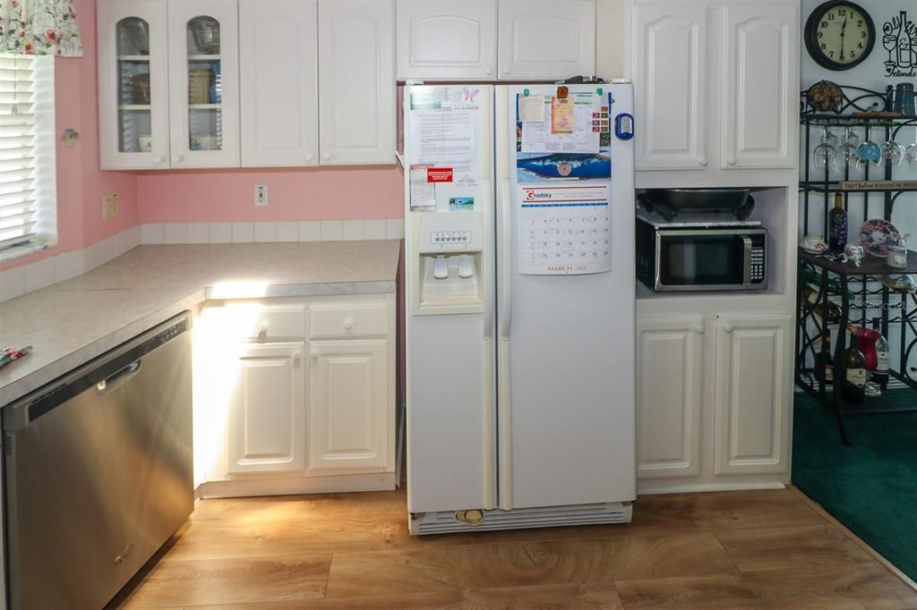 For Sale: $95,000 (2 beds, 2 baths, 1196 Square Feet)