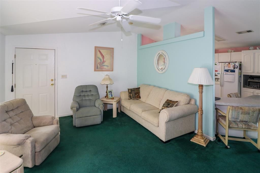 For Sale: $95,000 (2 beds, 2 baths, 1196 Square Feet)