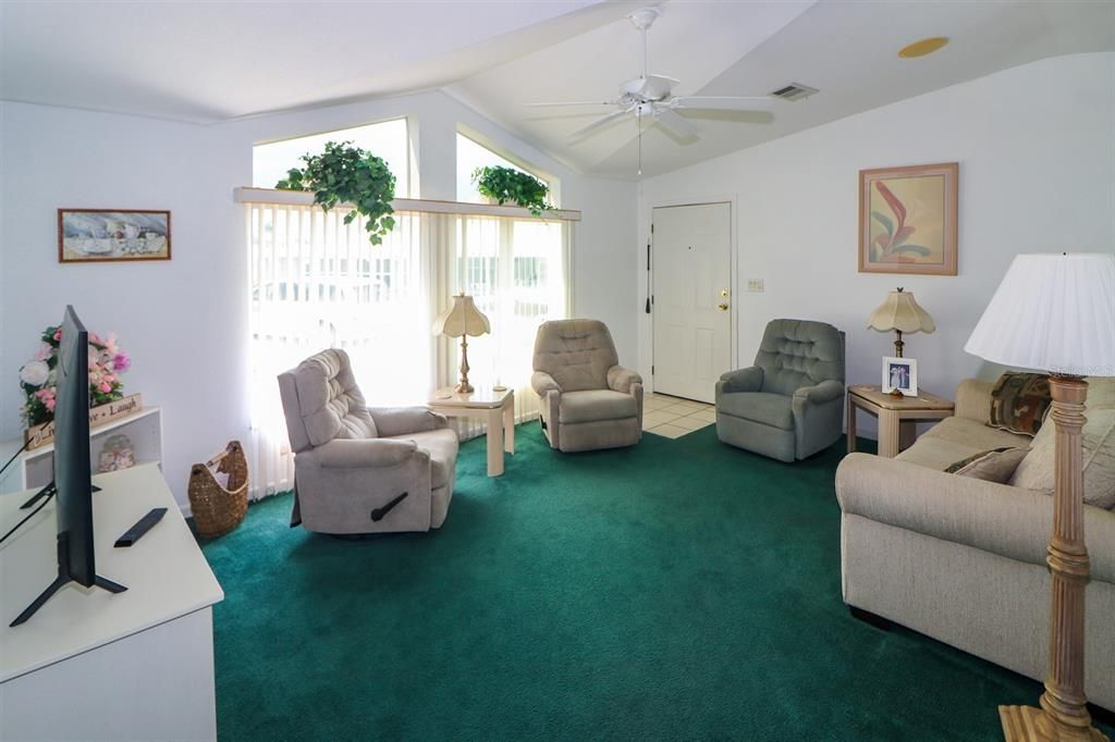 For Sale: $95,000 (2 beds, 2 baths, 1196 Square Feet)