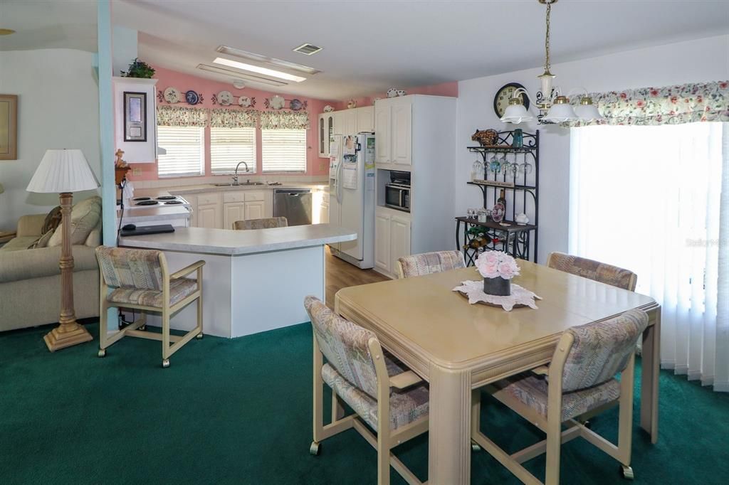 For Sale: $95,000 (2 beds, 2 baths, 1196 Square Feet)